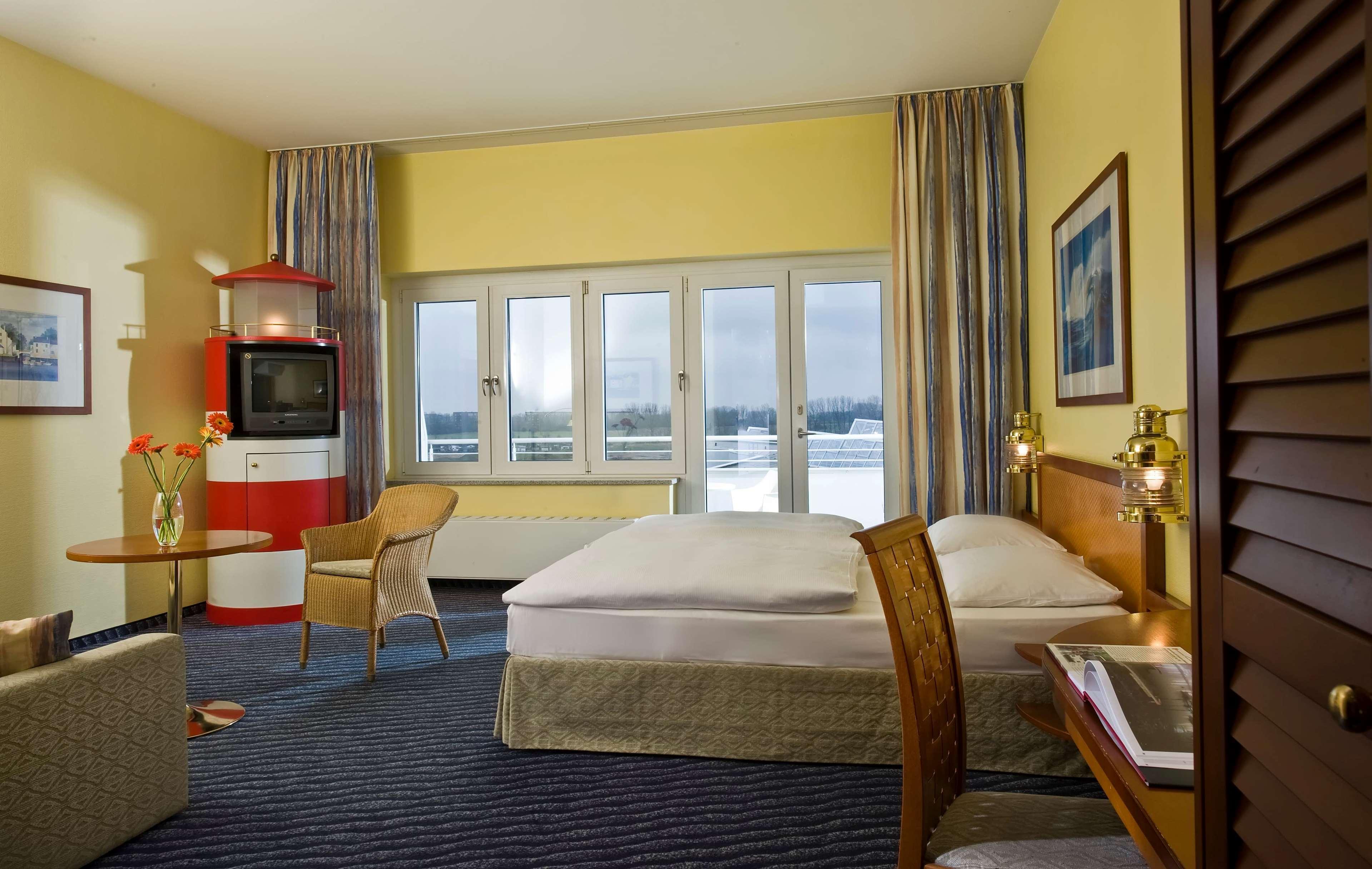 วินด์แฮม ชตรัลซุนด์ ฮันเซดอม Hotel ชตราลซุนด์ ภายนอก รูปภาพ