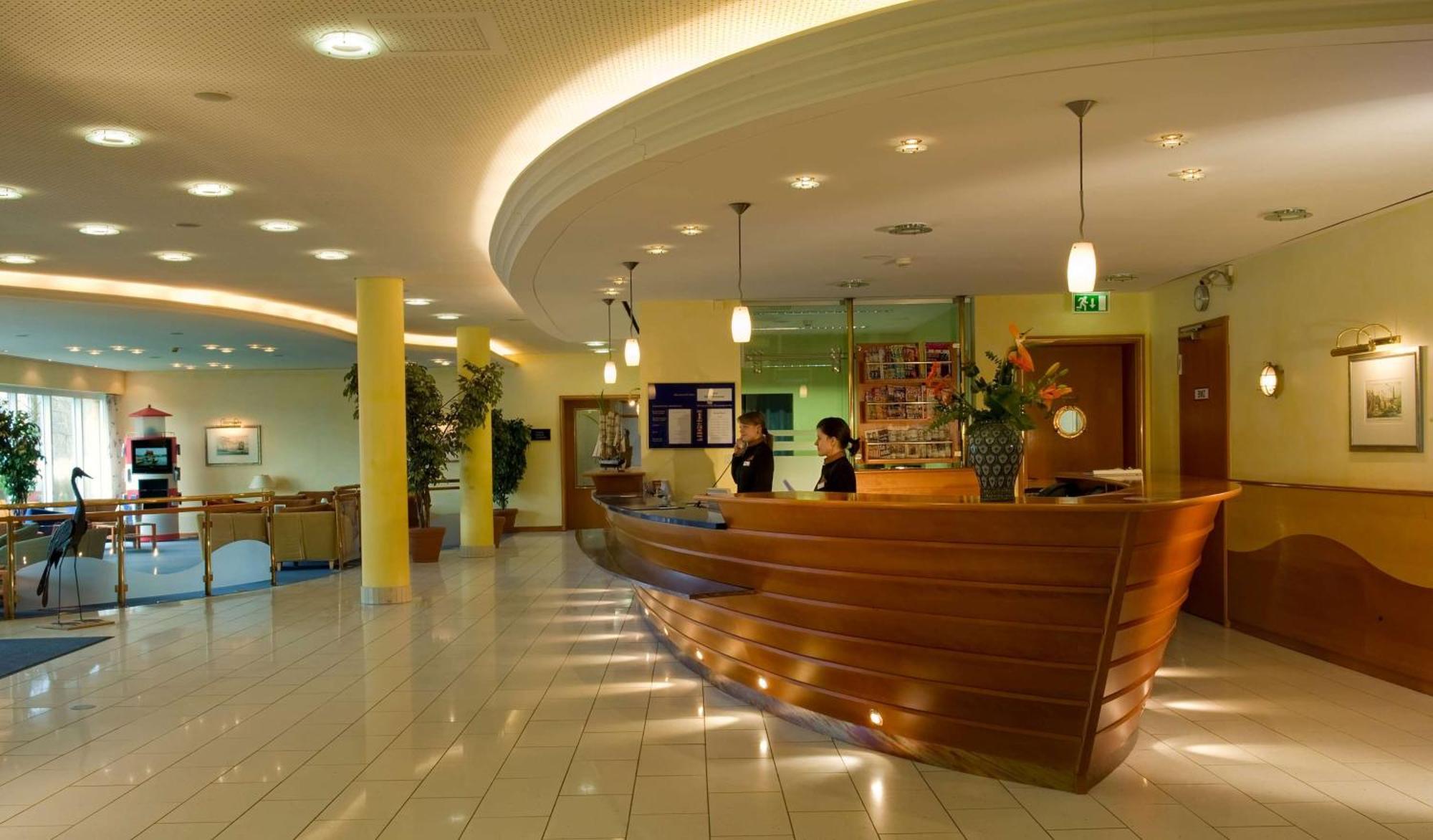 วินด์แฮม ชตรัลซุนด์ ฮันเซดอม Hotel ชตราลซุนด์ ภายนอก รูปภาพ